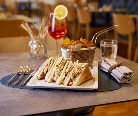 LOUNGE BAR 拉斐尔酒 店 米蘭 LOUNGE BAR 拉斐尔酒 店 米蘭